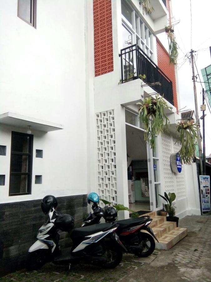 Auberge de jeunesse Setia Backpacker à Yogyakarta Extérieur photo